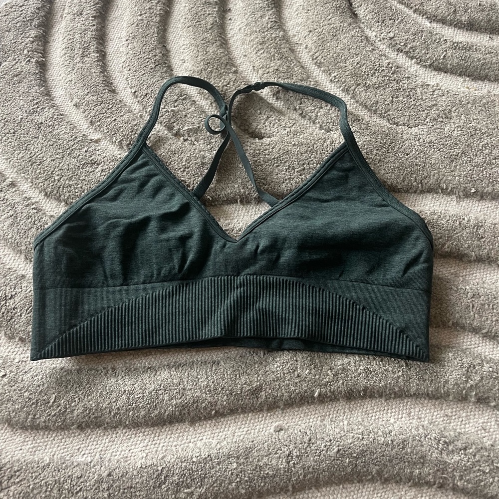 Lululemon criss cross back sports bra